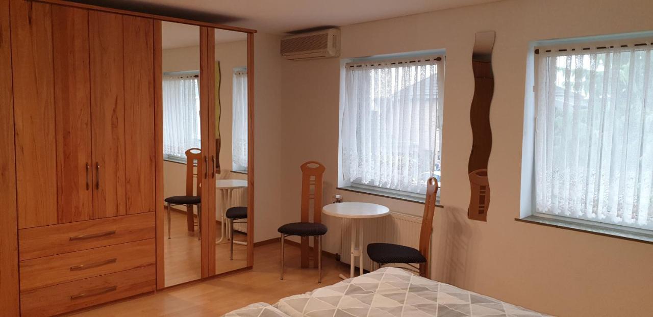 Gaestezimmer Junglas Bornheim  Extérieur photo
