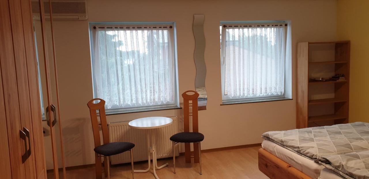 Gaestezimmer Junglas Bornheim  Extérieur photo